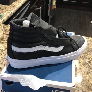 BLACK NEW VANS WMNS 10.5 MENS 9 AUTH OG SK8 HI